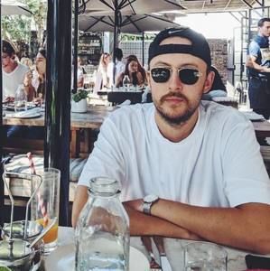 Meet your Posher, Zac